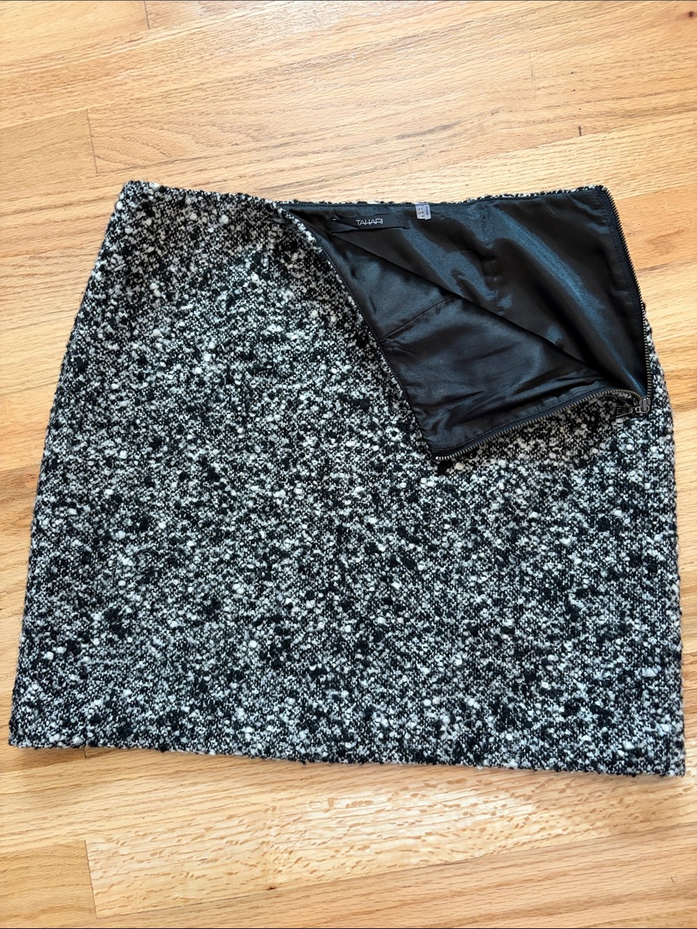 Tahari Black & White Textured Tweed Mini Skirt | Zip Side Detail - Picture 2 of 4